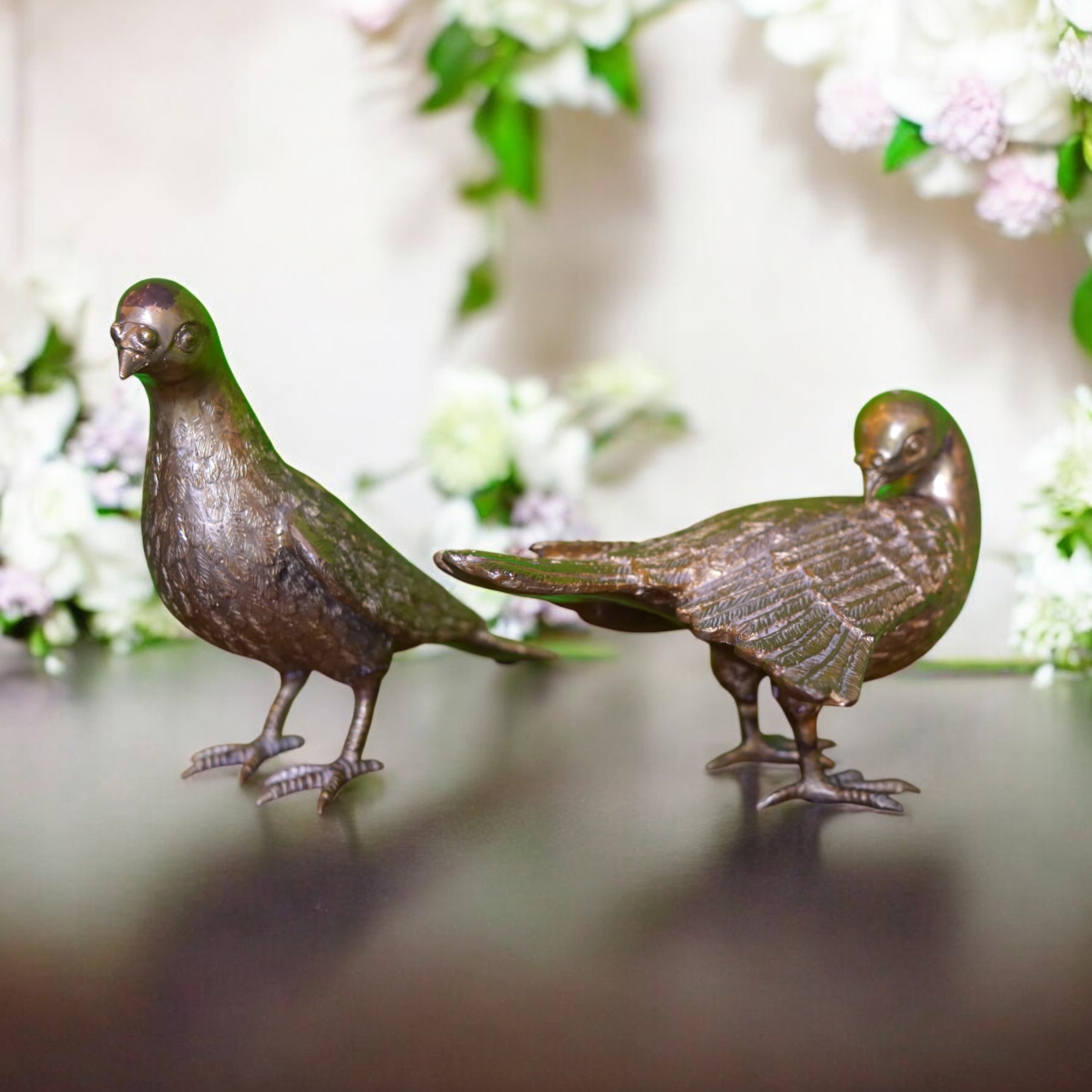 Pair of Maitland-Smith Bronze Pigeon Sculptures – Handcrafted Elegance Casa Tesoro de México